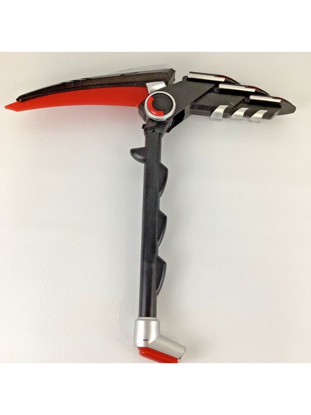 Epic Games Spirit Halloween Fortnite Light Up LED Onslaught 29" Pickaxe Cosplay